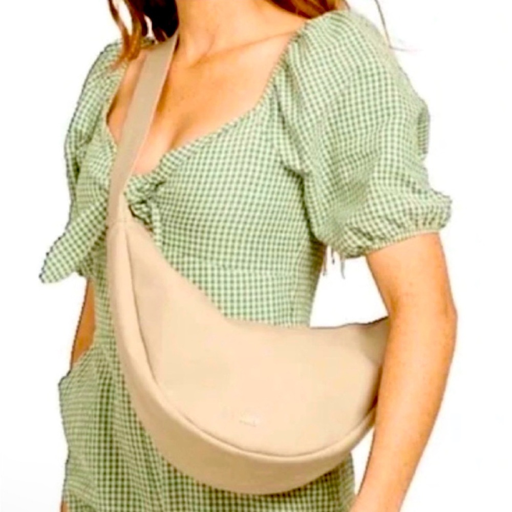 Elegant Cream Shoulder Bag